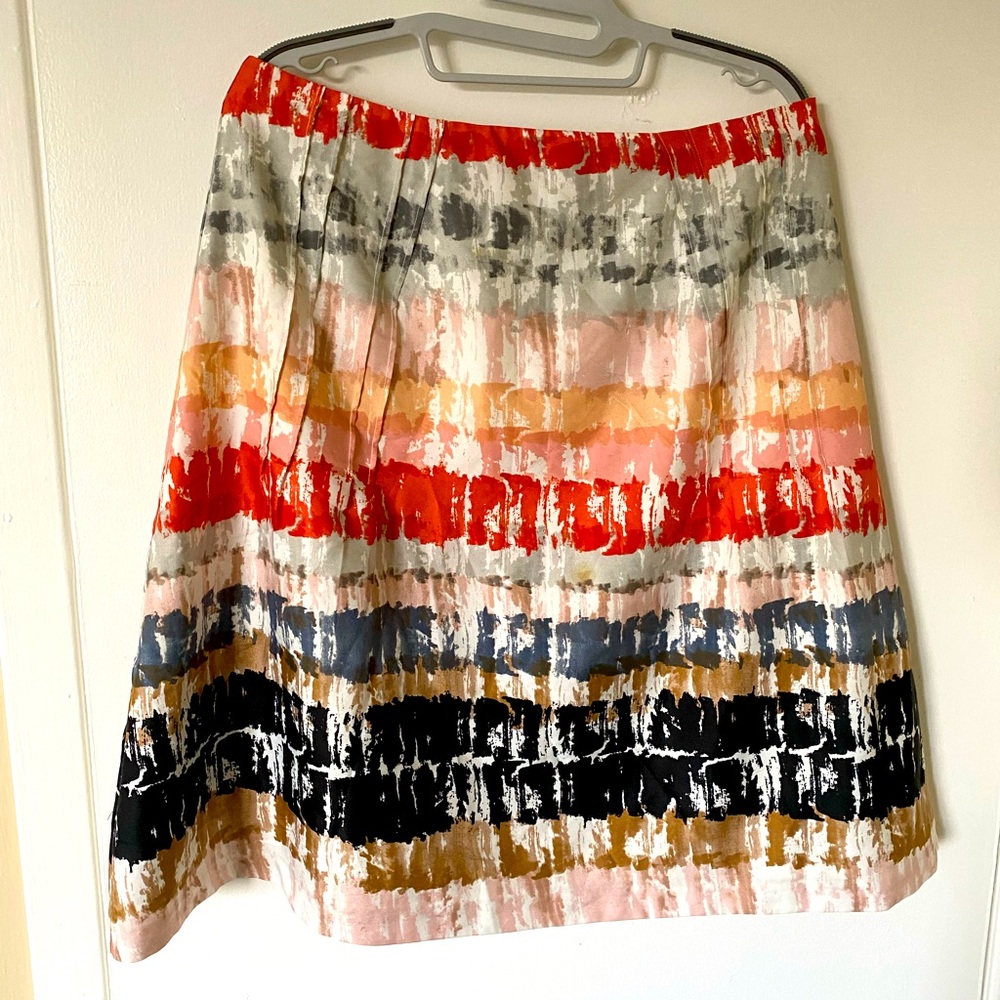 Limited skirt